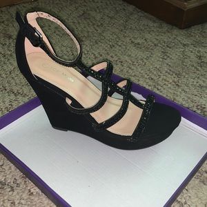 Black Wedges